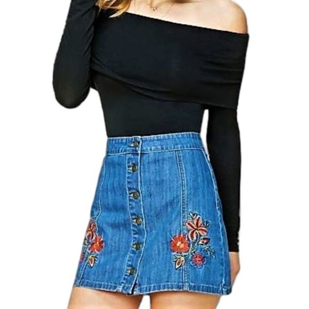 COPY - Forever 21 Denim Mini Skirt Floral Embroidered Panel S